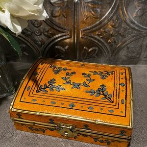 Hand-painted Vintage Treasure/Trinket/Jewelry Box